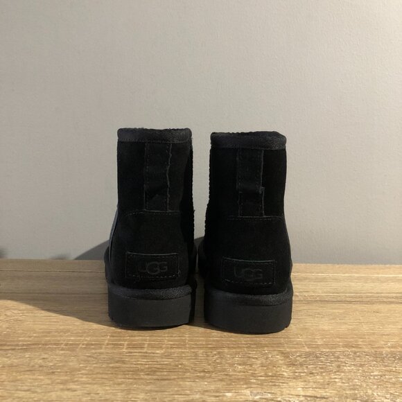 UGG Classic Boots Womens Size 6 Black Suede Mini Side Logo - Picture 4 of 9